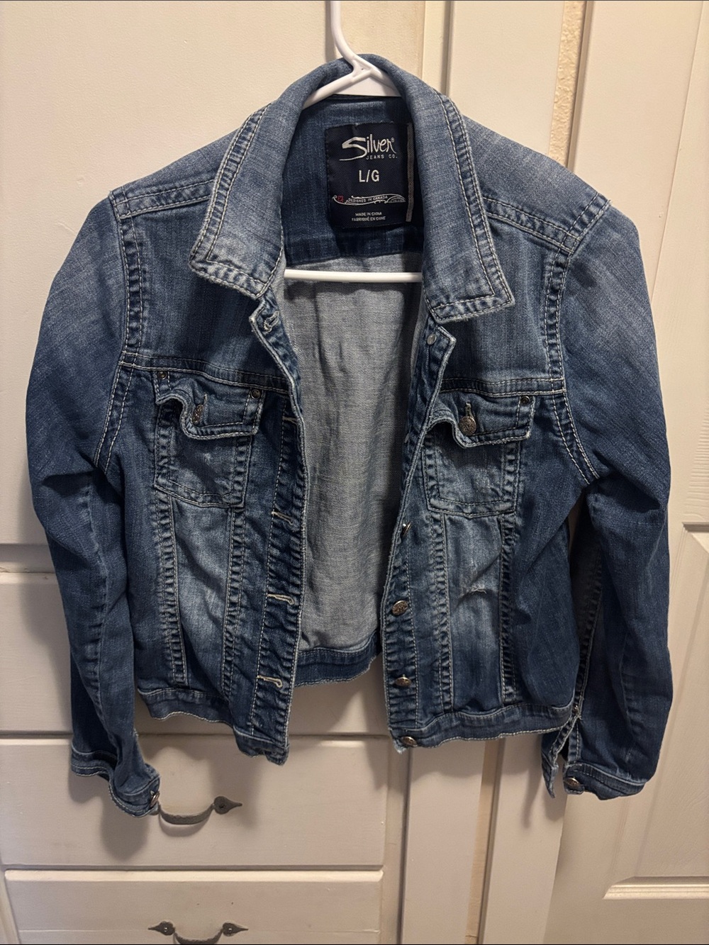 Silver Jeans Lightly Distressed Women’s Blue Denim Jacket